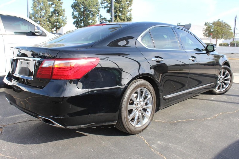 Lexus LS 460 Vehicle Full-screen Gallery Image 05