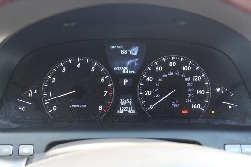 Lexus LS 460 Vehicle Full-screen Gallery Image 18