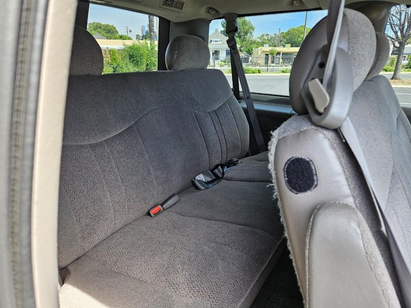 GMC Safari Passenger Vehicle Full-screen Gallery Image 13