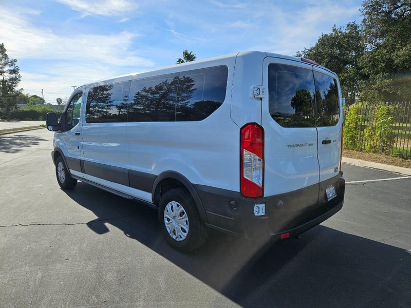 Ford Transit Passenger Wagon Vehicle Full-screen Gallery Image 04