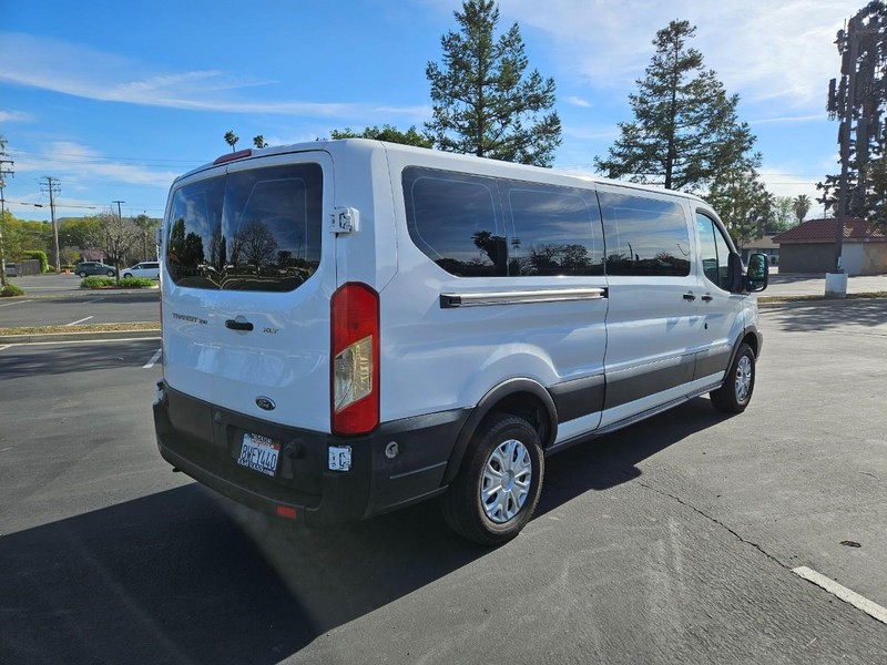 Ford Transit Passenger Wagon Vehicle Full-screen Gallery Image 06