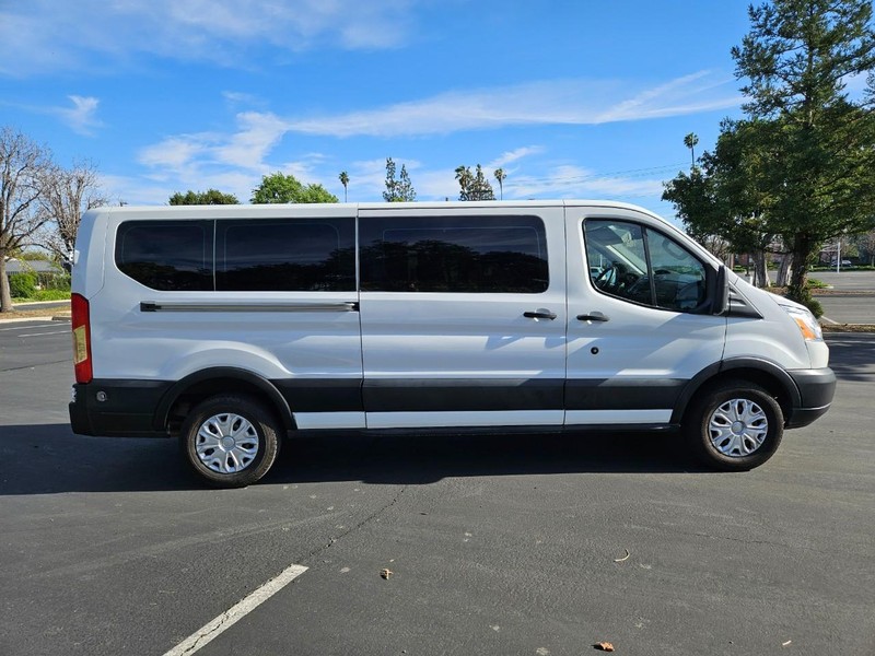 Ford Transit Passenger Wagon Vehicle Full-screen Gallery Image 07