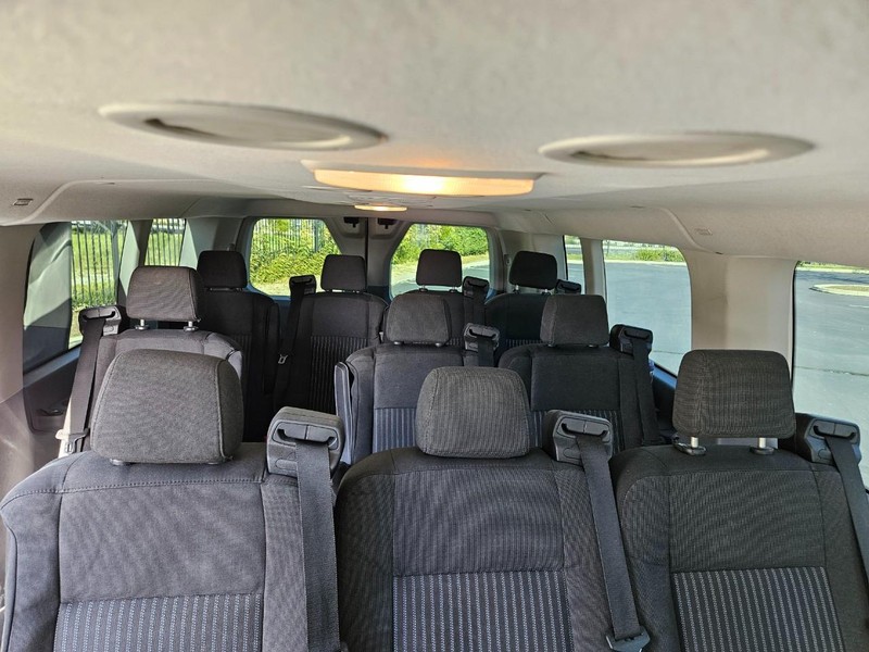 Ford Transit Passenger Wagon Vehicle Full-screen Gallery Image 18