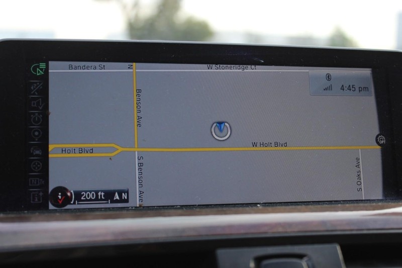 BMW 3 Series Vehicle Full-screen Gallery Image 10