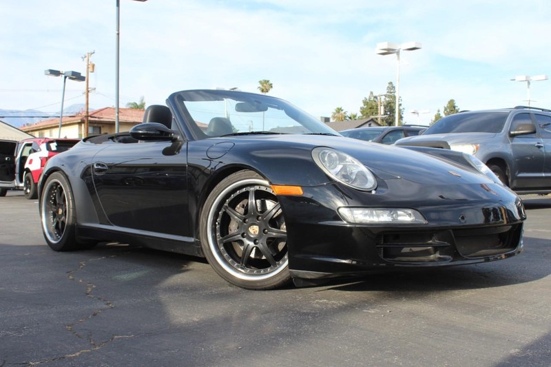 Porsche 911 Vehicle Full-screen Gallery Image 04