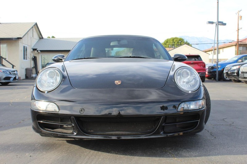 Porsche 911 Vehicle Full-screen Gallery Image 06