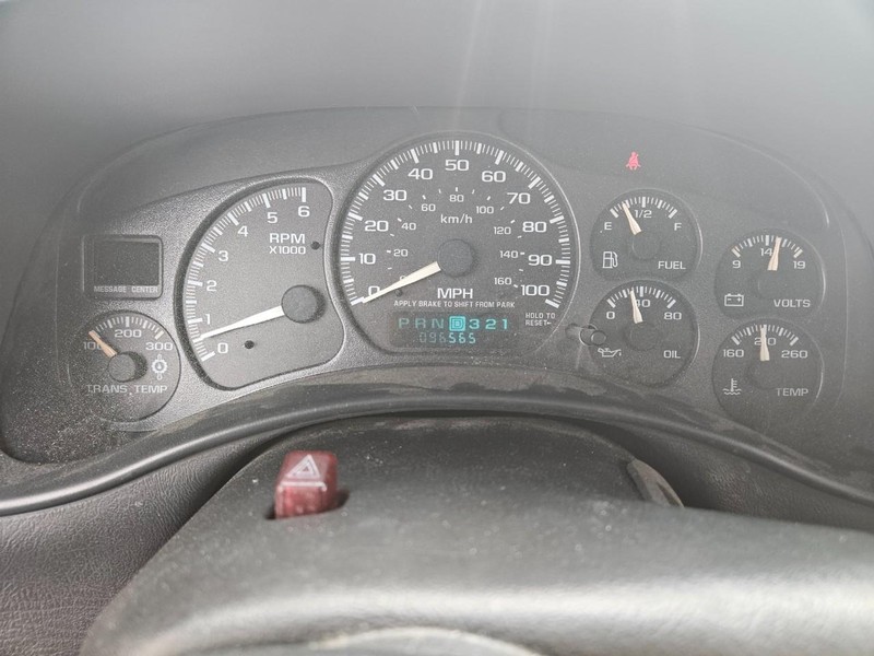 Chevrolet Silverado 2500 Vehicle Full-screen Gallery Image 10