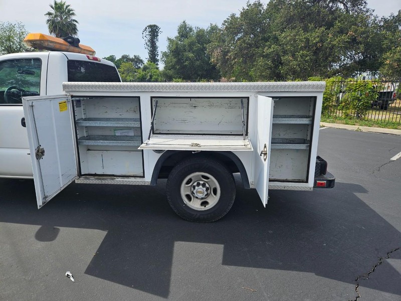 Chevrolet Silverado 2500 Vehicle Full-screen Gallery Image 14