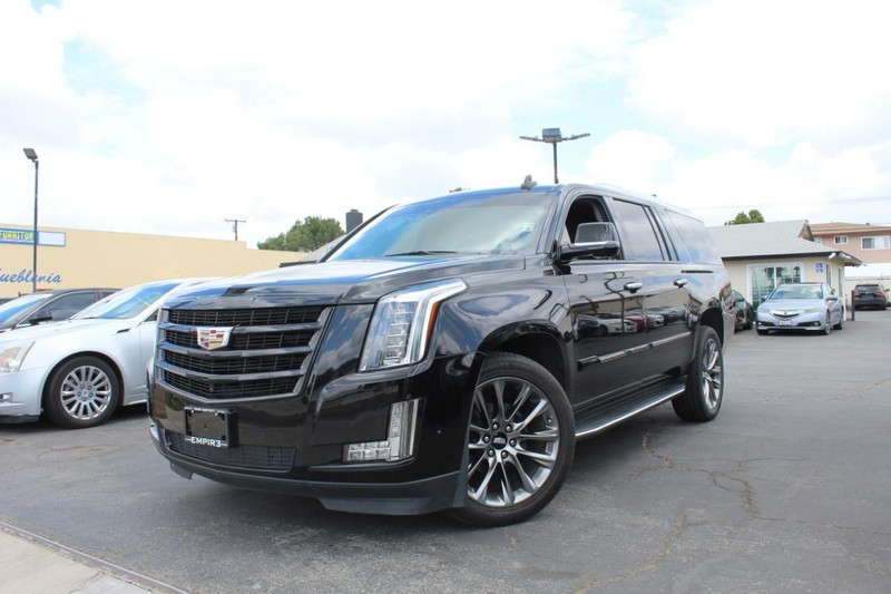Cadillac Escalade ESV Vehicle Full-screen Gallery Image 01