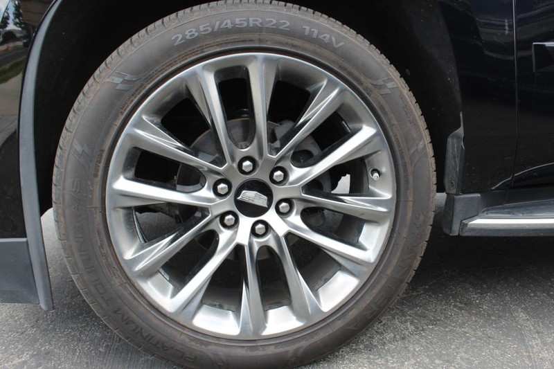 Cadillac Escalade ESV Vehicle Full-screen Gallery Image 08