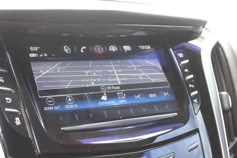 Cadillac Escalade ESV Vehicle Full-screen Gallery Image 38