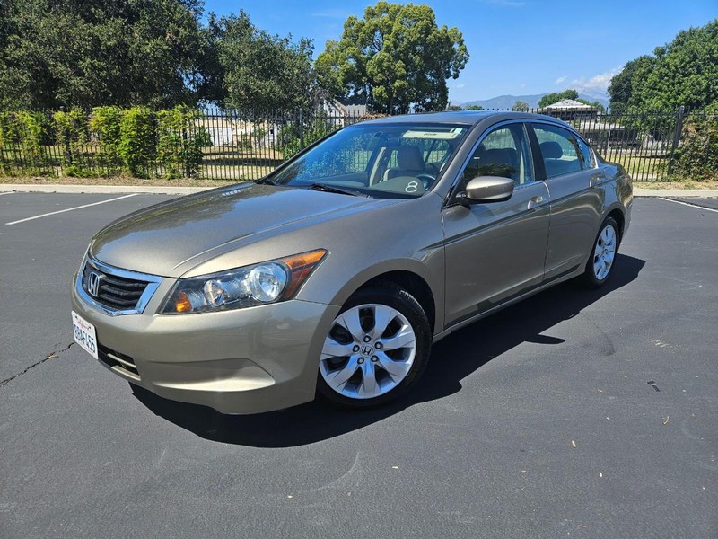 Honda Accord Sedan Vehicle Full-screen Gallery Image 01