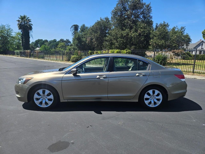 Honda Accord Sedan Vehicle Full-screen Gallery Image 03