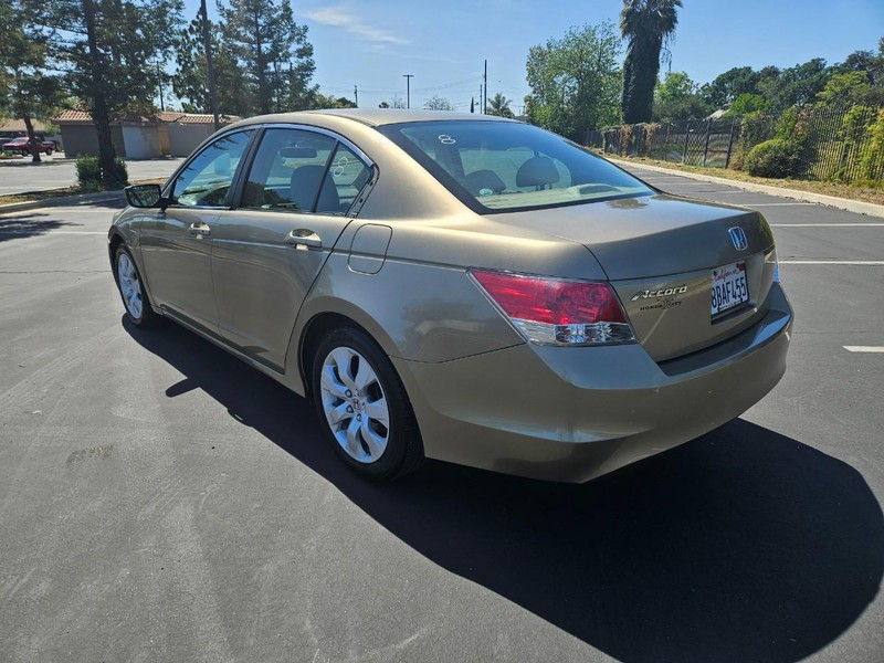 Honda Accord Sedan Vehicle Full-screen Gallery Image 04