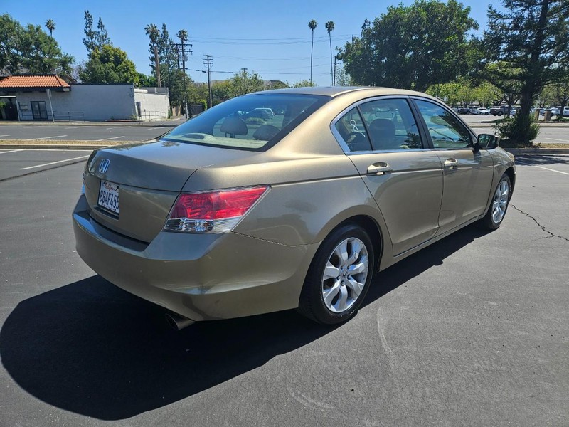Honda Accord Sedan Vehicle Full-screen Gallery Image 06