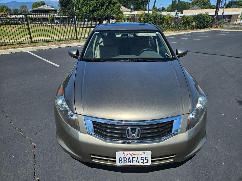 Honda Accord Sedan Vehicle Full-screen Gallery Image 09