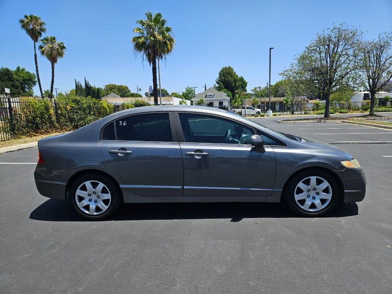 Honda Civic Sedan Vehicle Full-screen Gallery Image 06