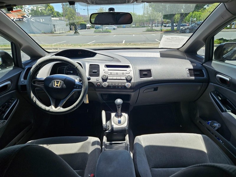 Honda Civic Sedan Vehicle Full-screen Gallery Image 09