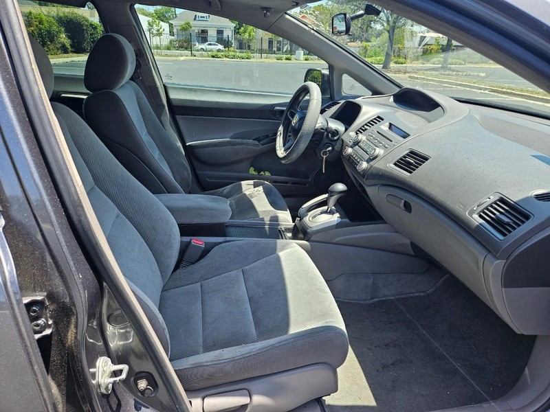 Honda Civic Sedan Vehicle Full-screen Gallery Image 15