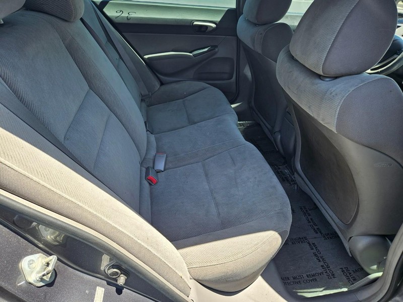 Honda Civic Sedan Vehicle Full-screen Gallery Image 16