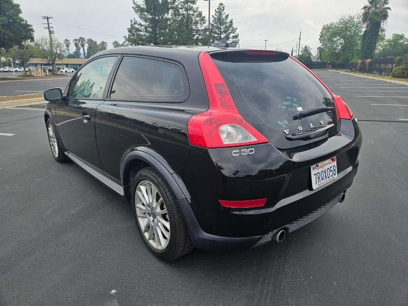 Volvo C30 Vehicle Full-screen Gallery Image 03