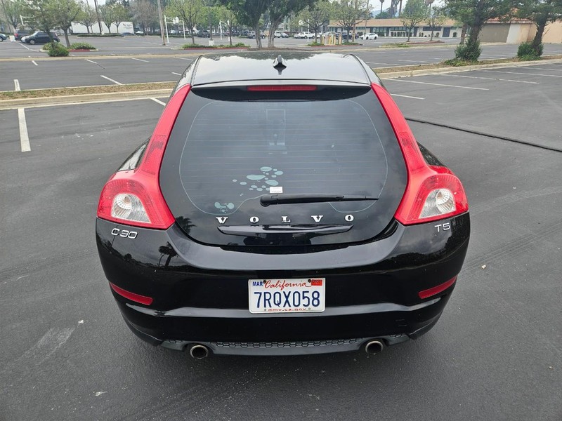 Volvo C30 Vehicle Full-screen Gallery Image 04