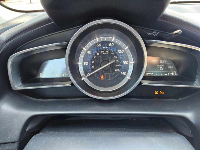 Scion iA Vehicle Full-screen Gallery Image 11