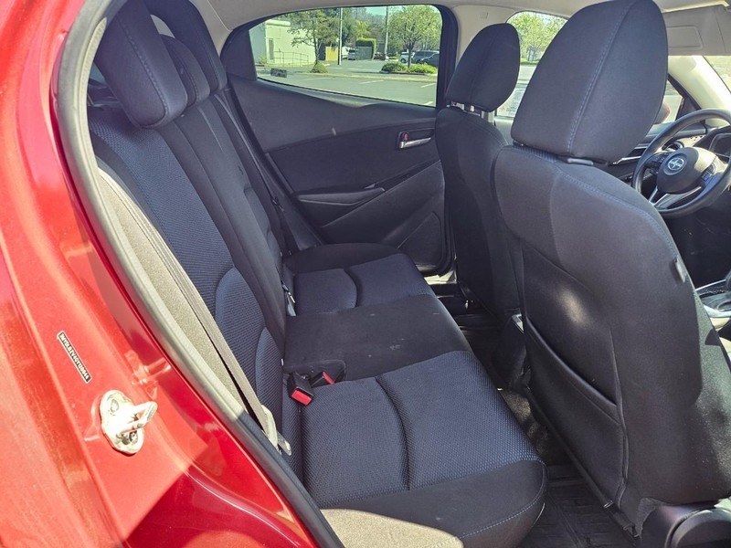 Scion iA Vehicle Full-screen Gallery Image 15