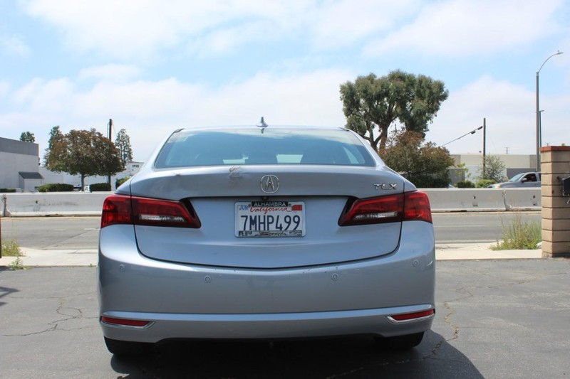 Acura TLX Vehicle Full-screen Gallery Image 06
