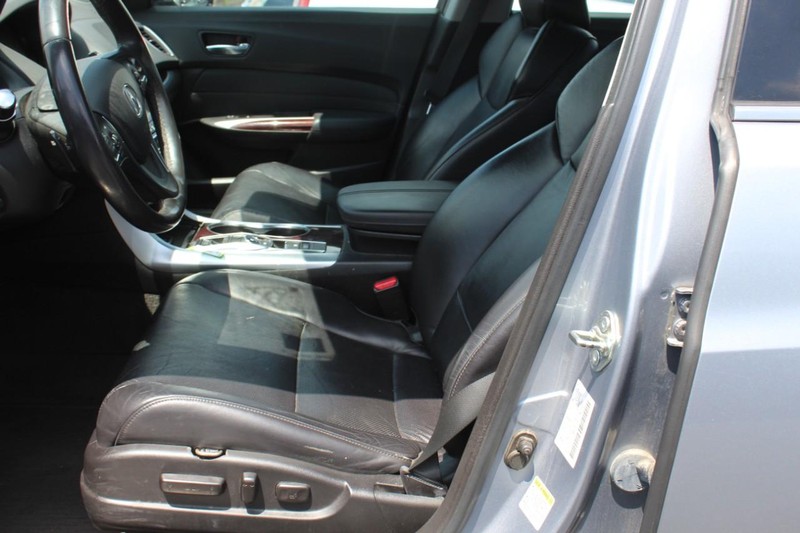 Acura TLX Vehicle Full-screen Gallery Image 10