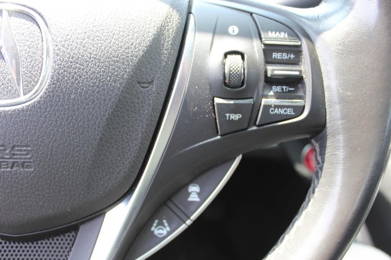 Acura TLX Vehicle Full-screen Gallery Image 17