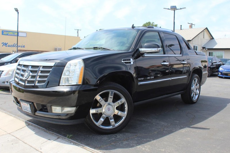 Cadillac Escalade EXT Vehicle Full-screen Gallery Image 01