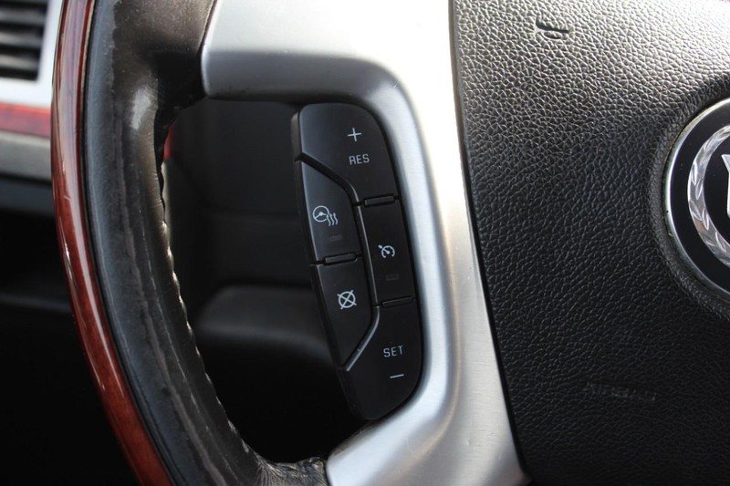 Cadillac Escalade EXT Vehicle Full-screen Gallery Image 17
