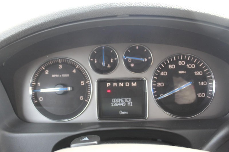 Cadillac Escalade EXT Vehicle Full-screen Gallery Image 18