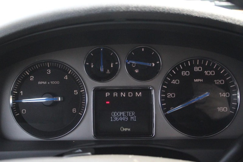 Cadillac Escalade EXT Vehicle Full-screen Gallery Image 19