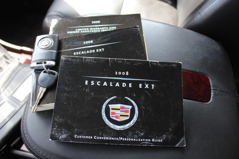 Cadillac Escalade EXT Vehicle Full-screen Gallery Image 20