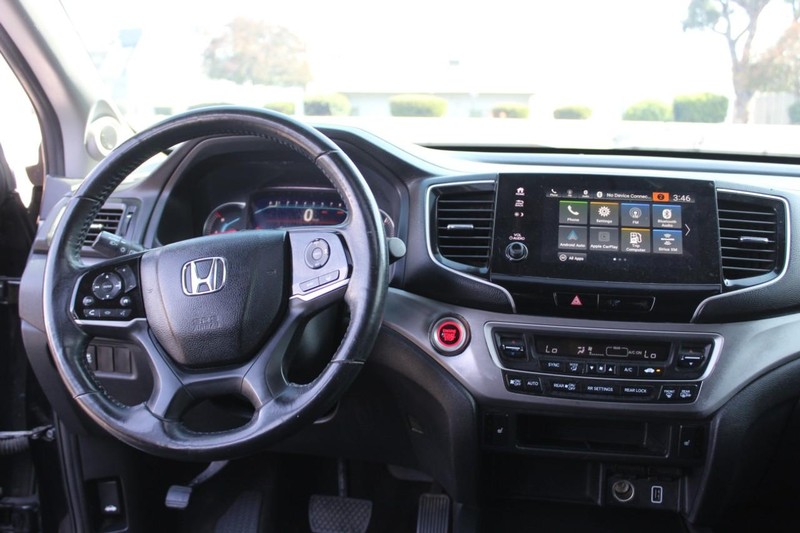Honda Pilot Vehicle Full-screen Gallery Image 11