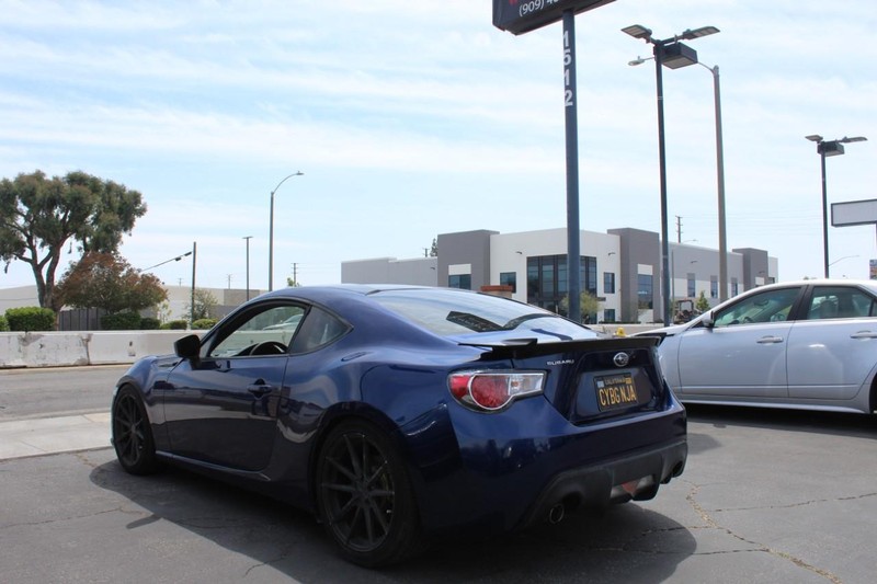 Subaru BRZ Vehicle Full-screen Gallery Image 03
