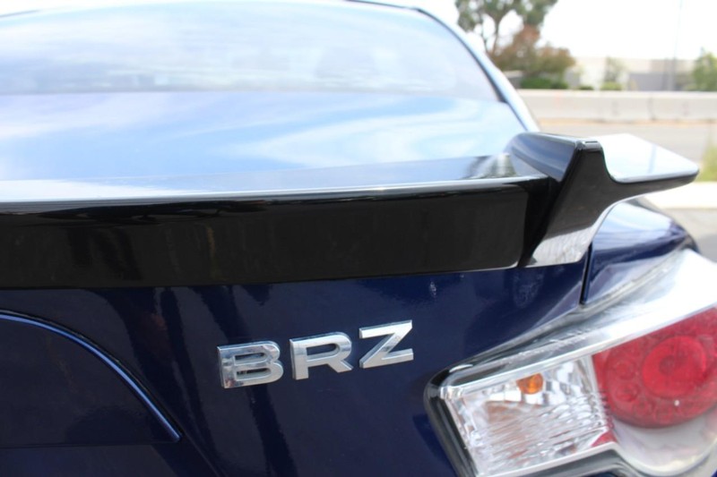 Subaru BRZ Vehicle Full-screen Gallery Image 11