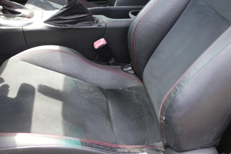 Subaru BRZ Vehicle Full-screen Gallery Image 13