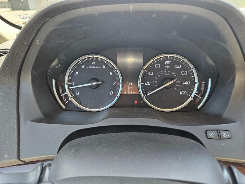 Acura MDX Vehicle Full-screen Gallery Image 10