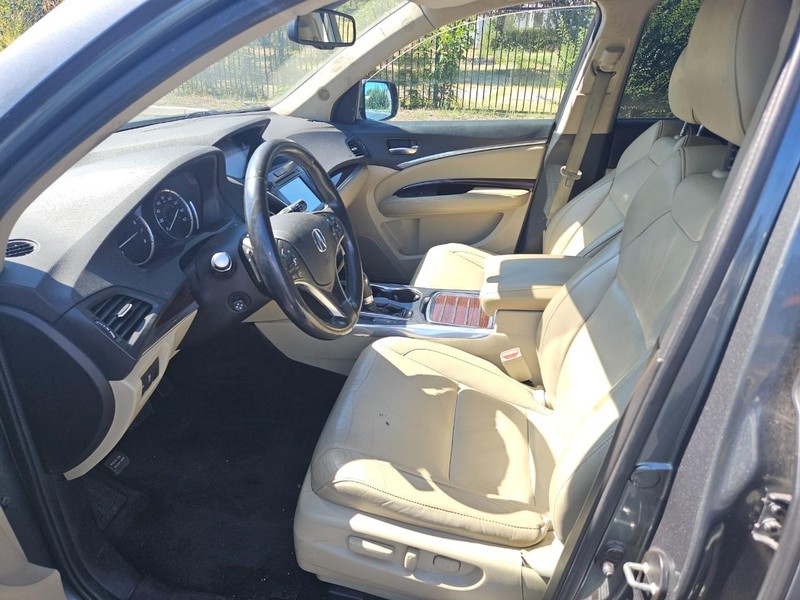 Acura MDX Vehicle Full-screen Gallery Image 13