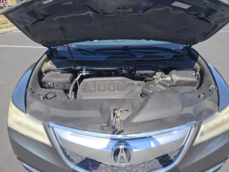 Acura MDX Vehicle Full-screen Gallery Image 20