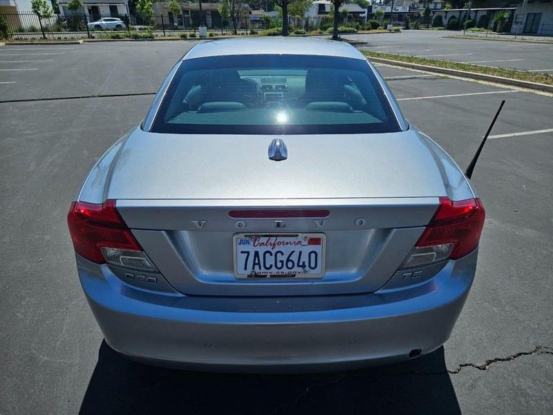Volvo C70 Vehicle Full-screen Gallery Image 06