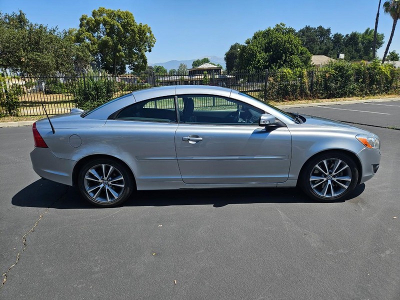 Volvo C70 Vehicle Full-screen Gallery Image 08