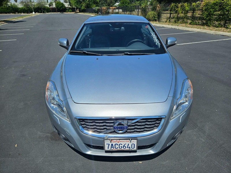 Volvo C70 Vehicle Full-screen Gallery Image 11