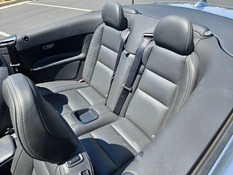 Volvo C70 Vehicle Full-screen Gallery Image 14