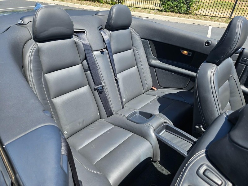 Volvo C70 Vehicle Full-screen Gallery Image 18