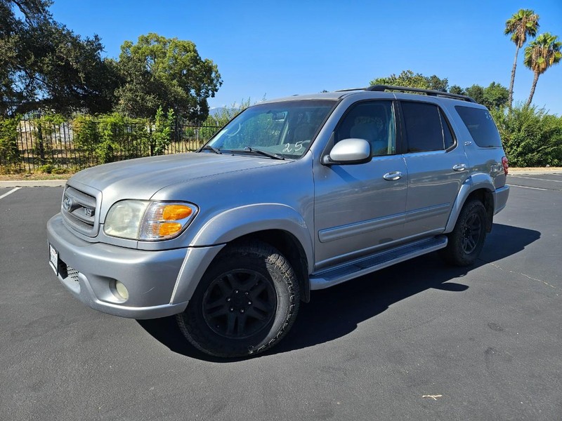Toyota Sequoia Vehicle Full-screen Gallery Image 01