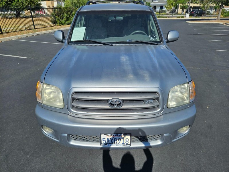Toyota Sequoia Vehicle Full-screen Gallery Image 09